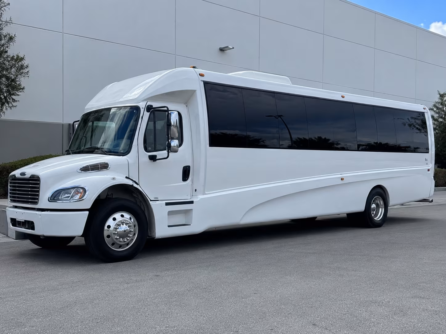 clarksville concert party bus rental