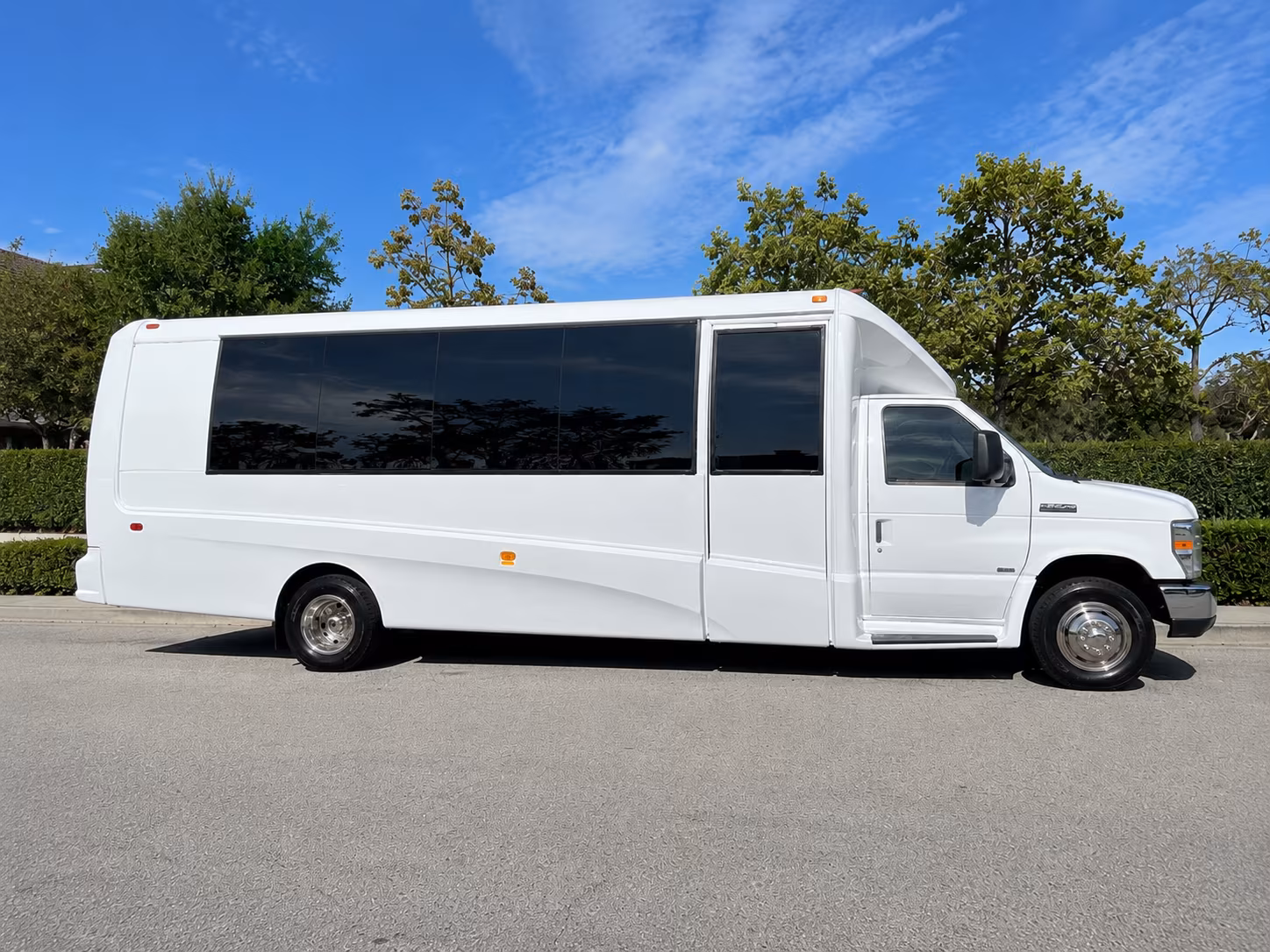 clarksville to bridgestone arena and geodis park nashville sports bus rentals