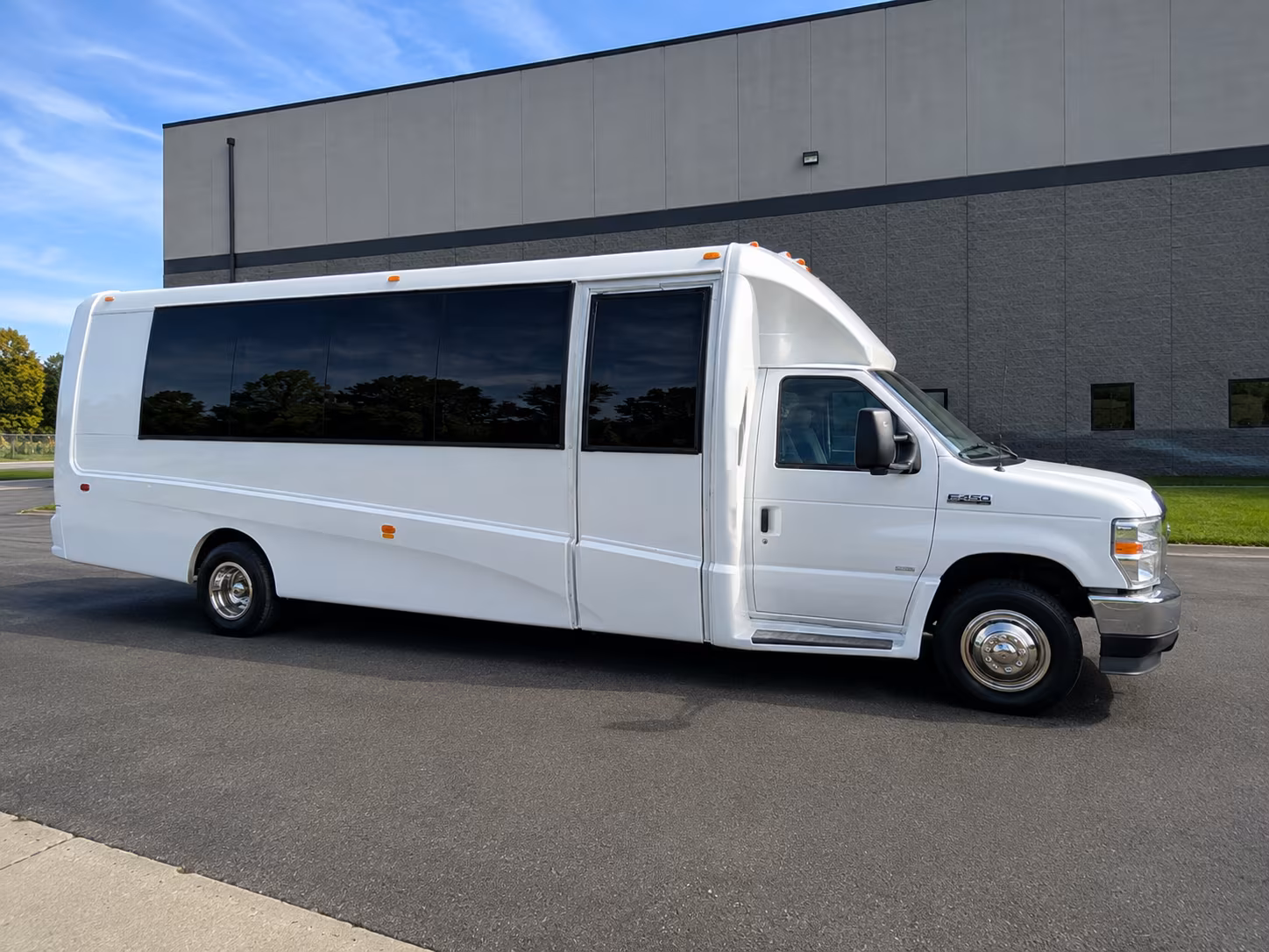clarksvillecharterbuscompany com makes it easy to find buses for military wedding parties in clarksville
