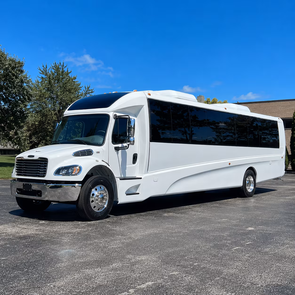 cross the tennessee line for nashville concerts and events with a bus handling every mile of i 24