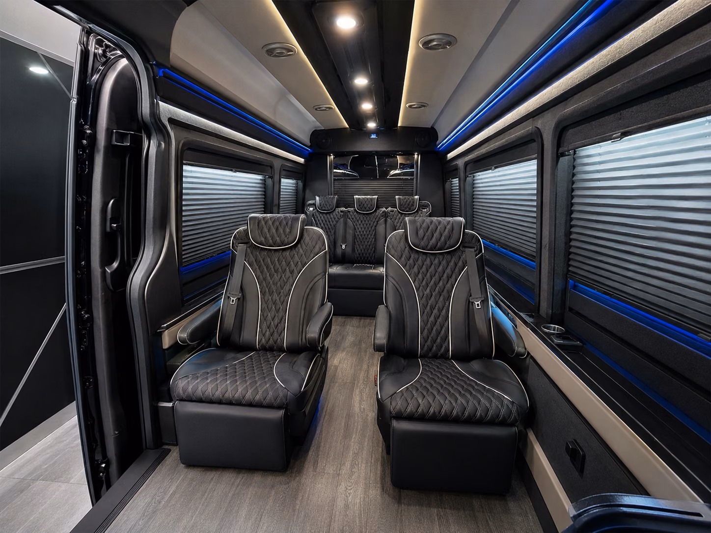 for easy louisville airport transfers clarksvillecharterbuscompany com has you covered