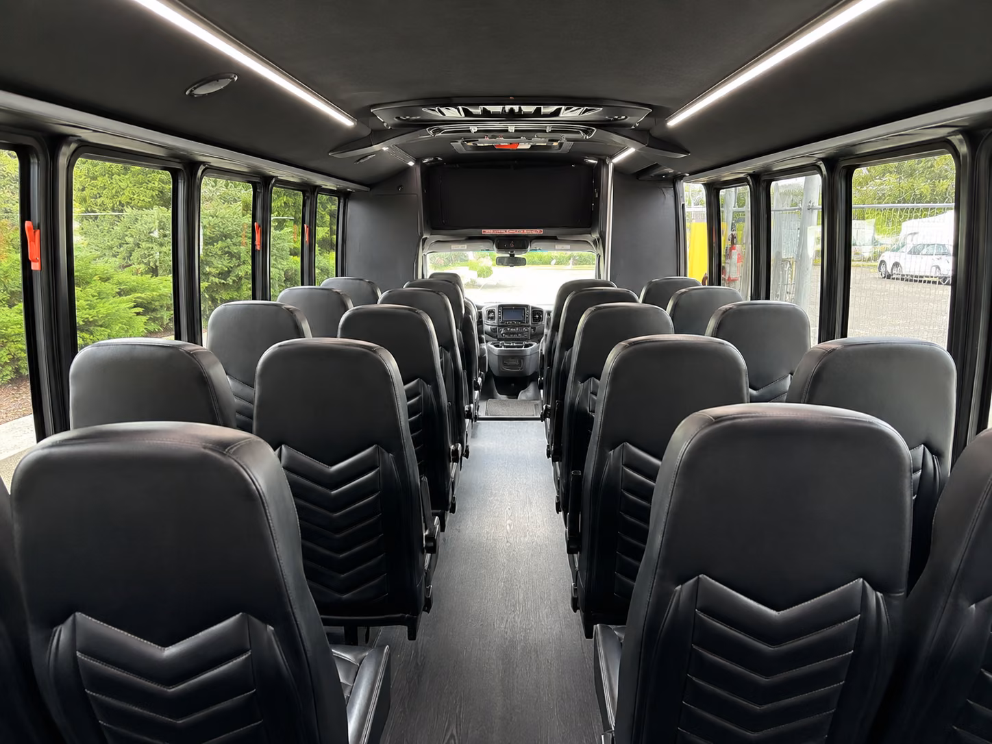 gallatin show up to gallatin concerts in a charter bus