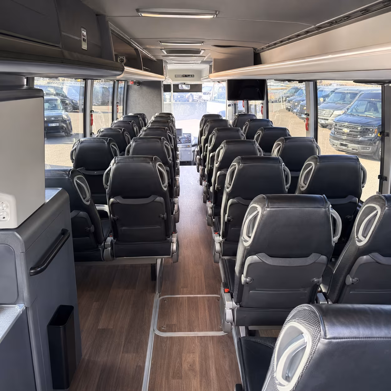 murfreesboro charter bus rentals for airport transfers
