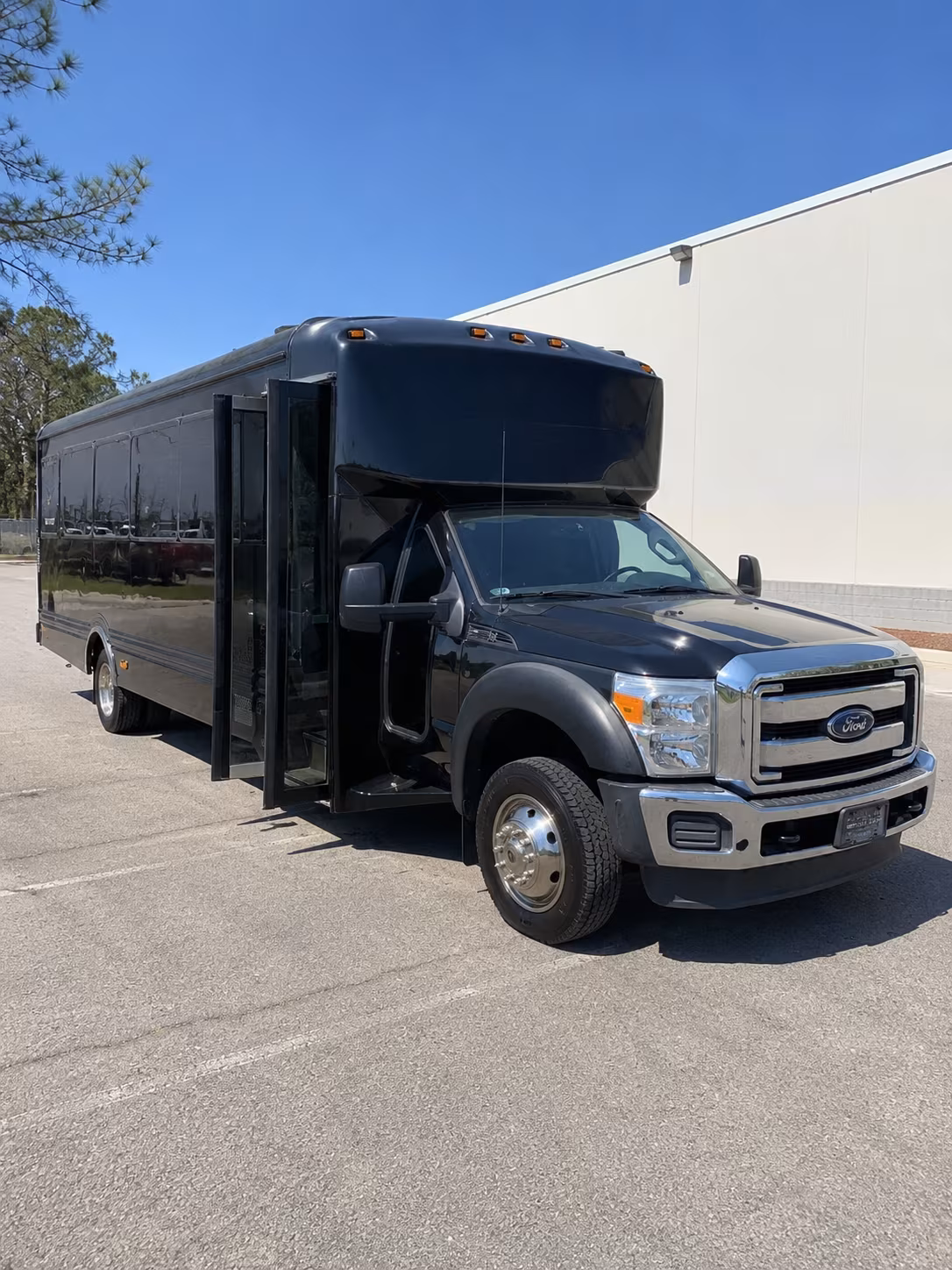 party buses are the most popular prom transportation choice in clarksville